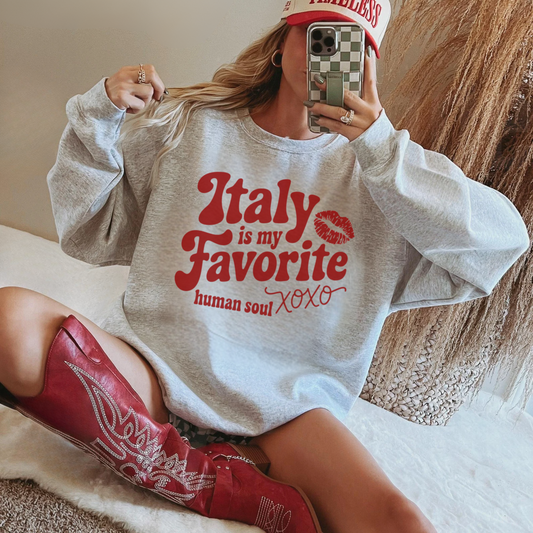 Italy Sweatshirt with hugs and kisses design, perfect for Italy lovers and travelers.